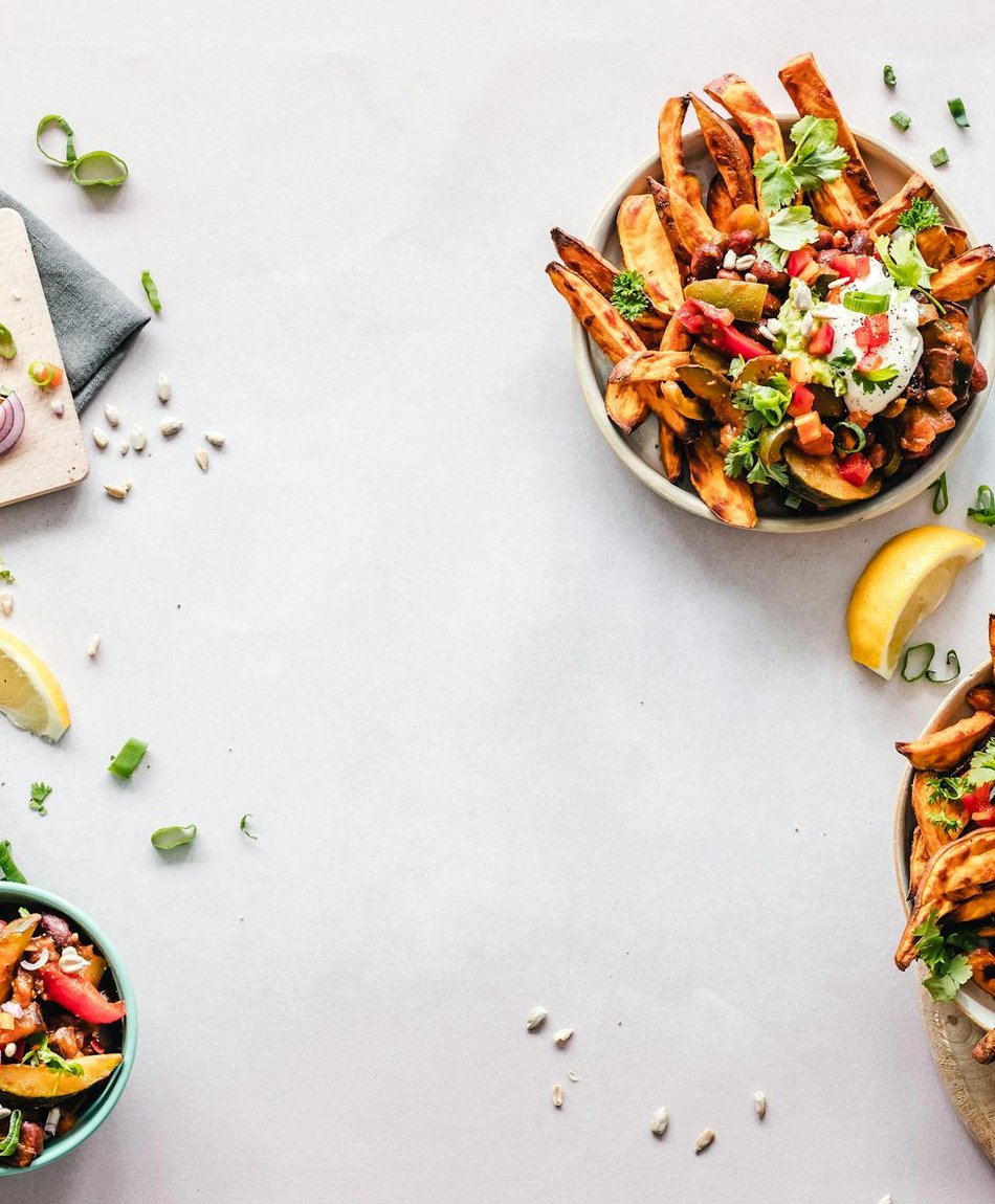 Курси плетіння жучків з бісеру — майстер-класи для початківців і просунутих Інструктор показує техніку плетіння жучка з бісеру на майстер-класі