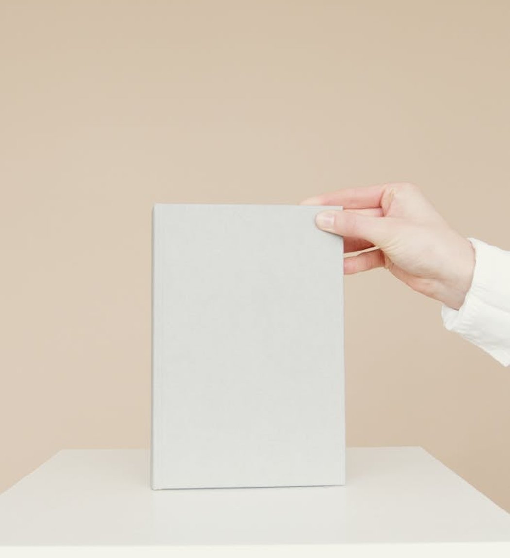 Подарунковий набір для бісероплетіння з бісером, голками та інструкцією для початківців