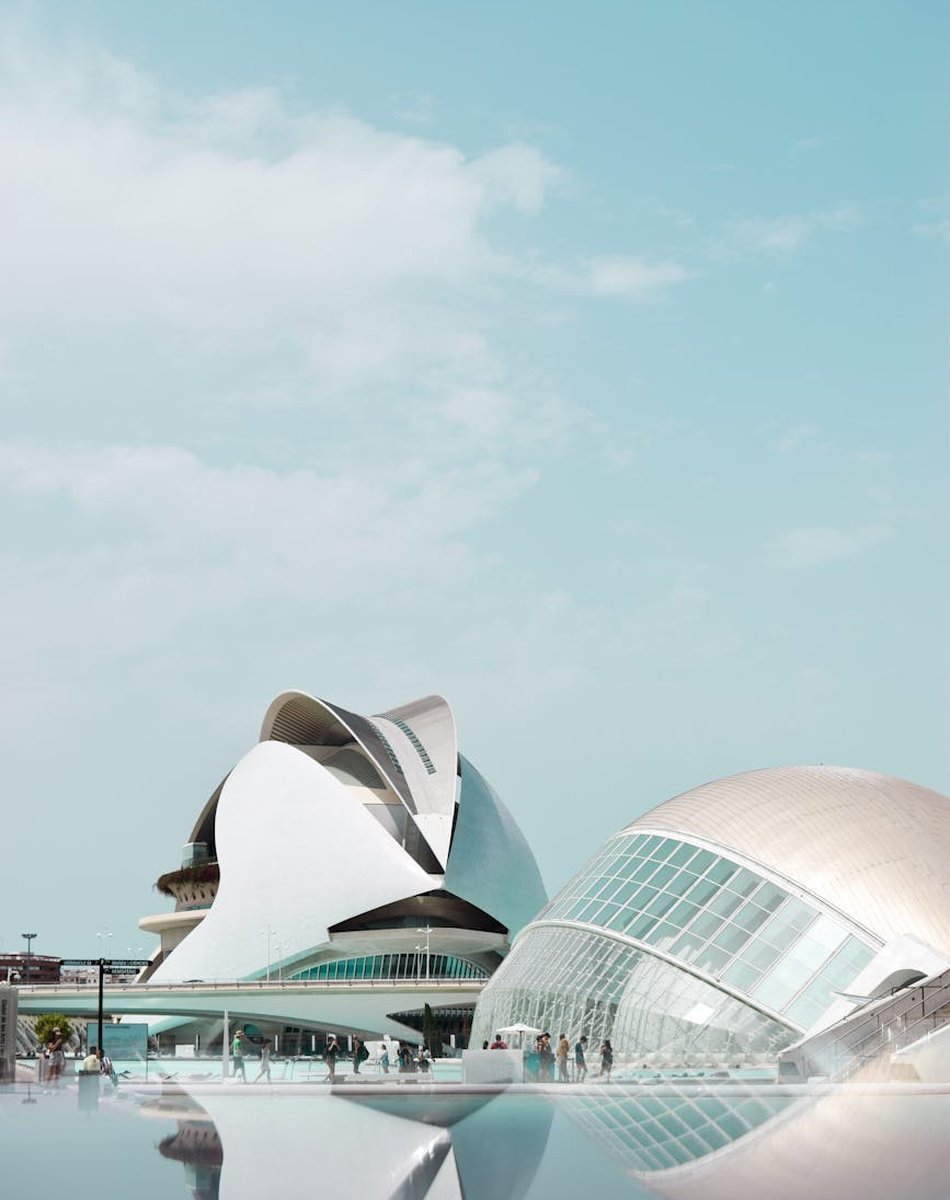 Модні тренди бісероплетіння у 2025 році Тренди бісероплетіння 2025 року: модні кольє та браслети