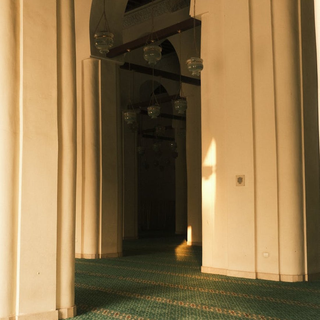 Квіти з бісеру своїми руками: творчий проект для вас Квіти з бісеру, зроблені вручну