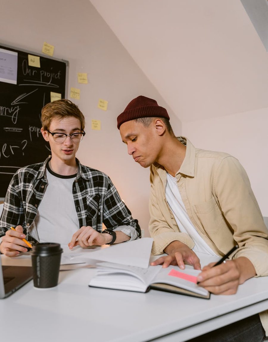 Стильний браслет з геометричним візерунком Браслет з геометричним візерунком