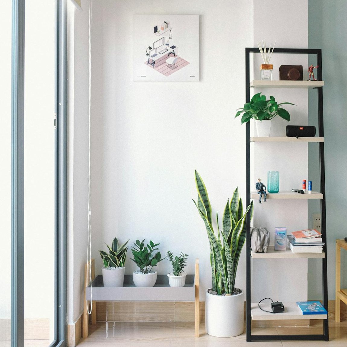 Навчання бісероплетінню для дітей - креативні моменти Діти займаються бісероплетінням, створюючи рибок