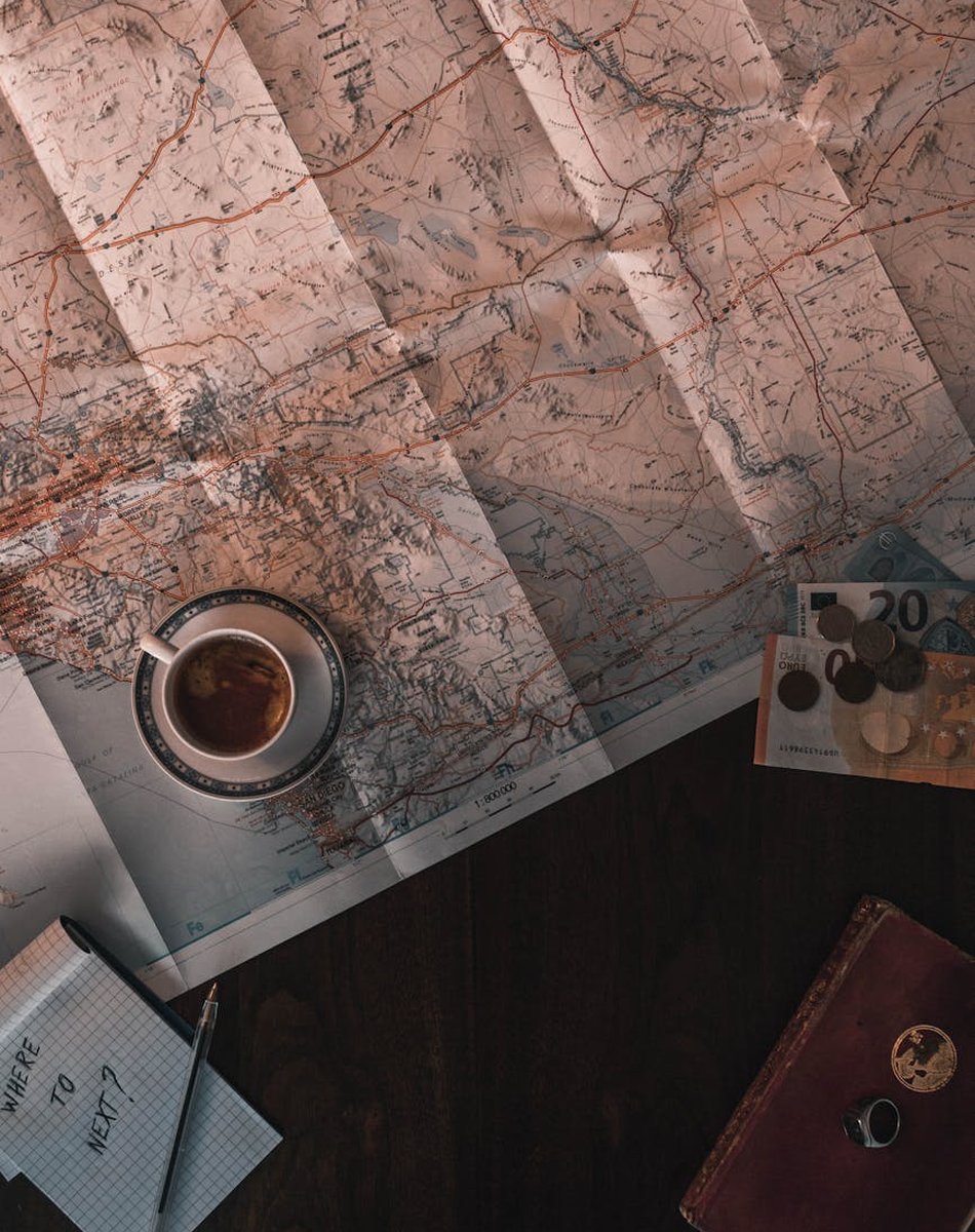 Декор весільного столу з бісеру: сучасний підхід до унікального святкування Унікальний декор весільного столу з бісеру