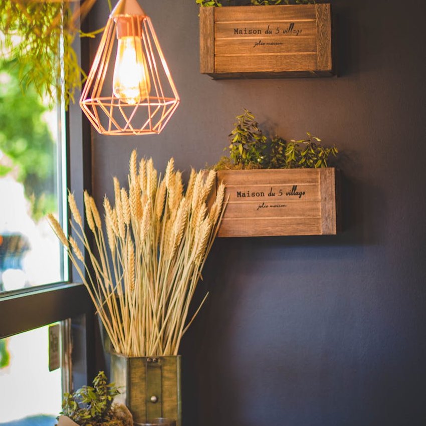 Креативні іграшки з дроту і бісеру для весняного декору Іграшки з дроту та бісеру в пастельних кольорах