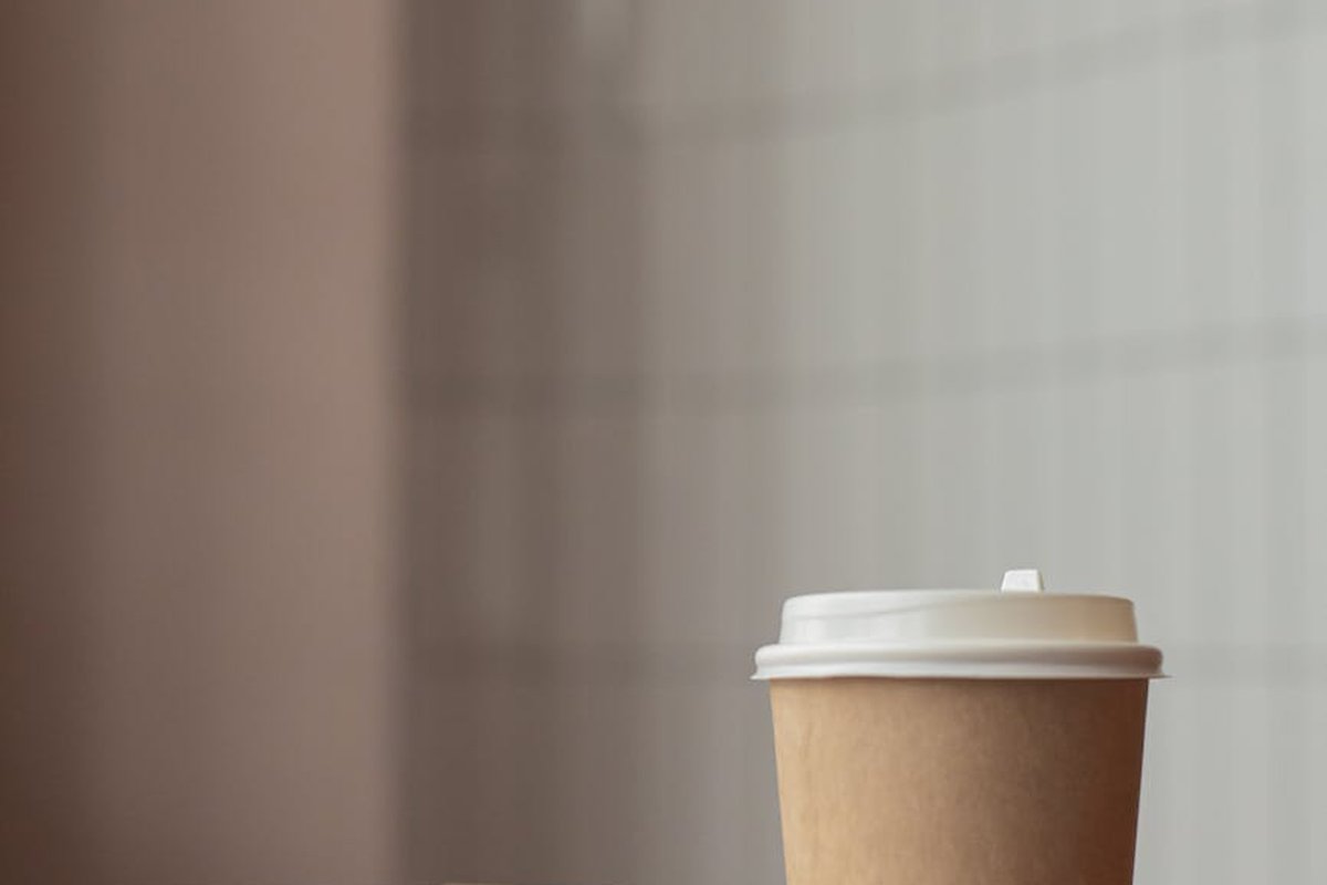 Якісні ножиці для бісероплетіння для легкого створення прикрас Якісні ножиці для бісероплетіння на столі