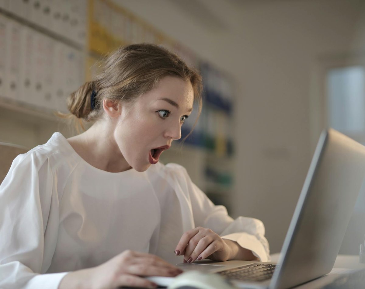 Создание оригинальных фигурных кулонов из бисера Яркий фигурный кулон из бисера в виде кактуса