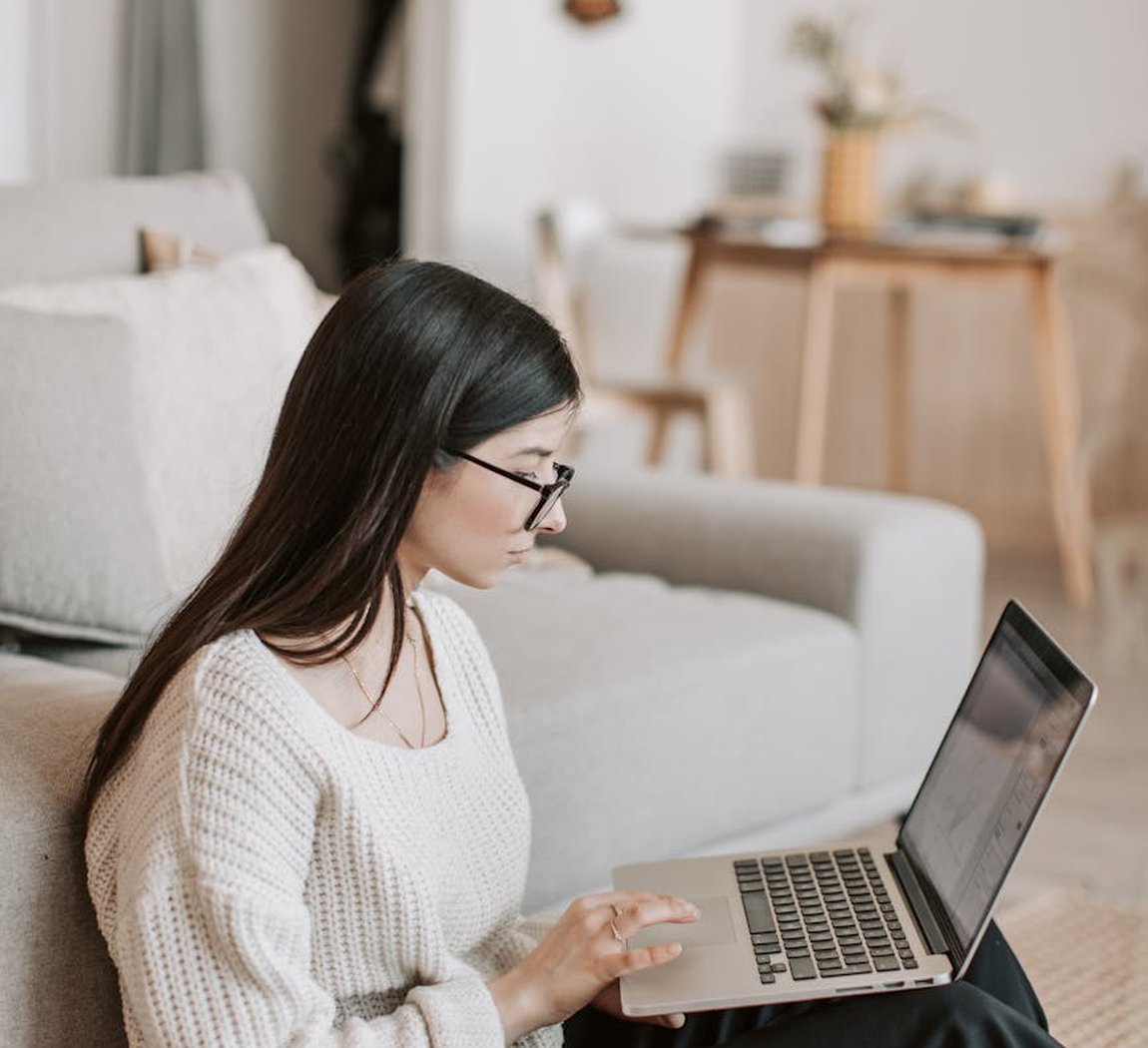 Набір DIY «сережки для дітей» — безпечний комплект для початківців Набір DIY для дітей: великі намистини, безпечні пусети і проста інструкція в коробці