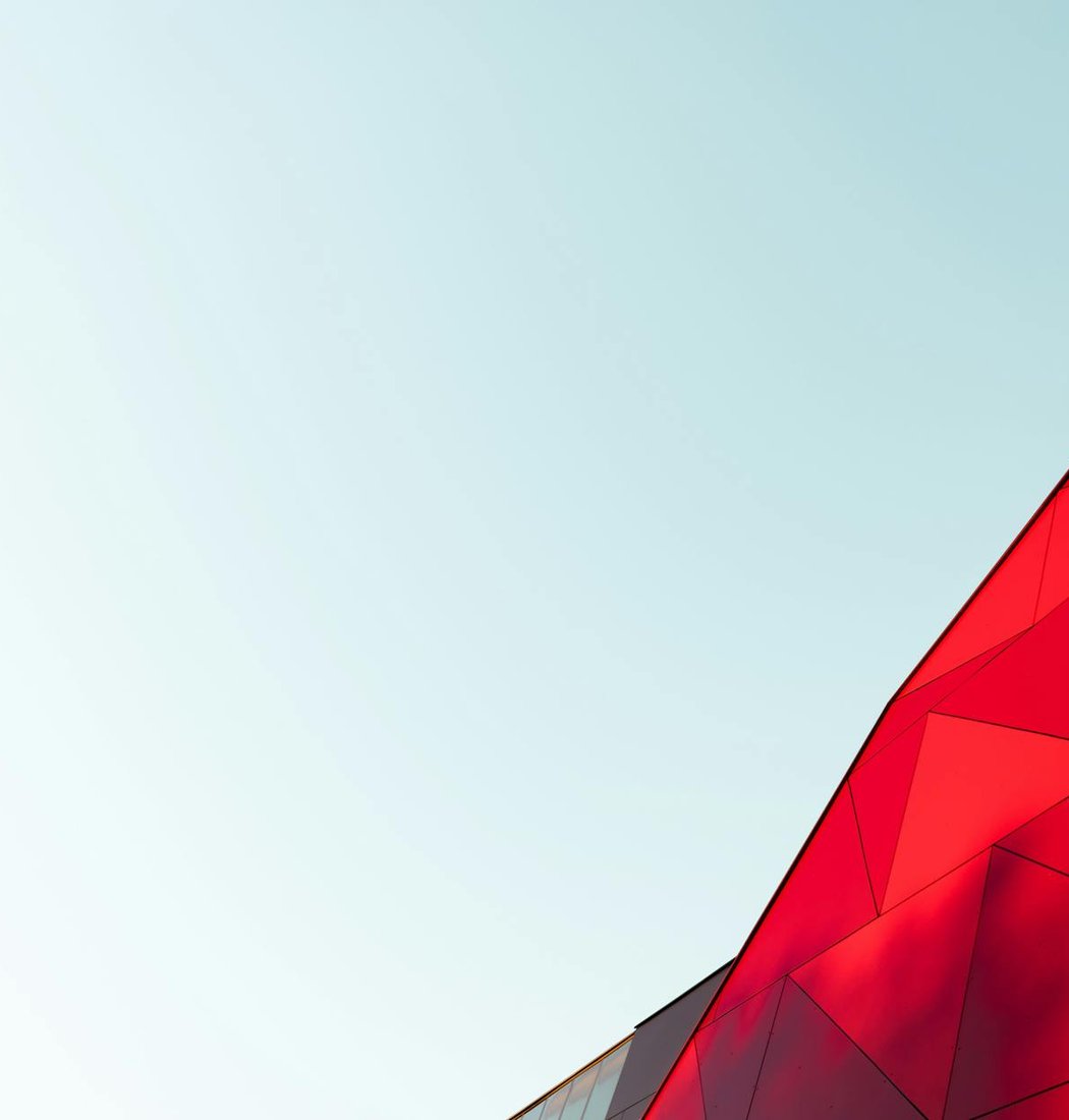 Delica 11/0 купити — де замовити якісний японський бісер Пакетики Delica 11/0 різних відтінків на робочому столі майстрині з бісероплетіння