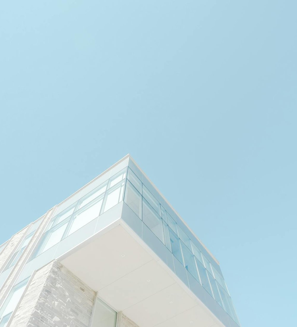 Delica 11/0 купити в Україні — де замовити і як вибрати Пакетики Delica 11/0 різних відтінків розкладені для вибору матеріалів