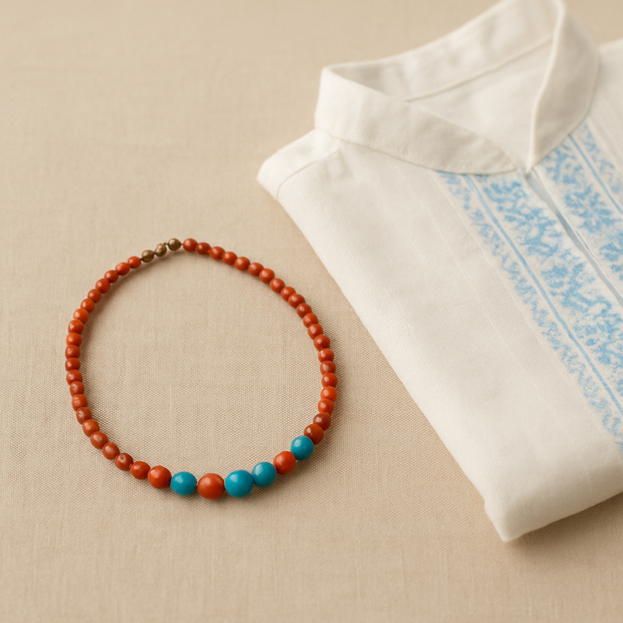 Тренди 2026: кольорові акценти в етно-намисті і як стильно поєднувати їх з сучасною вишиванкою