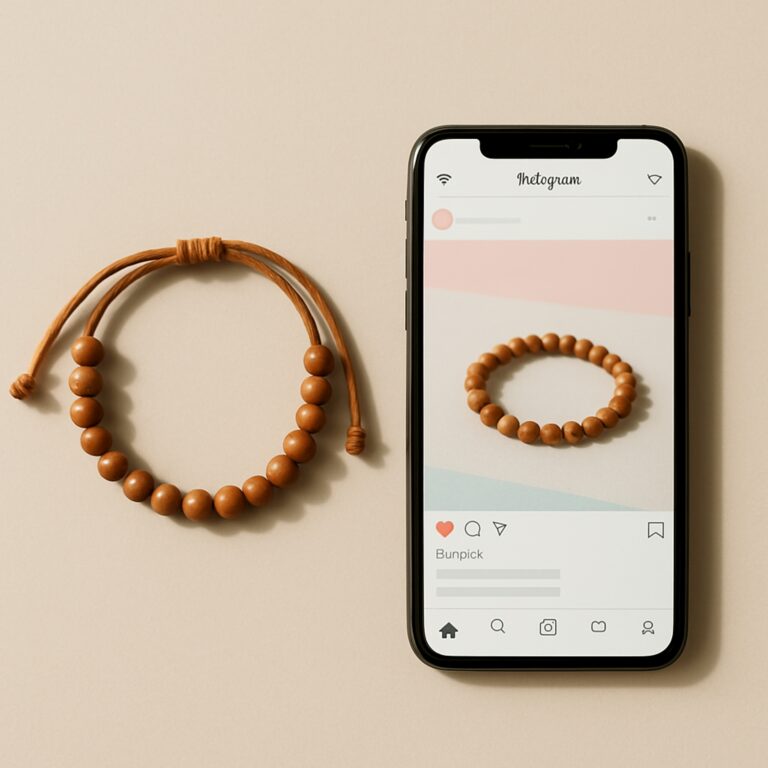 Комбінований браслет з бісеру й шкіри біля смартфона з постом в Instagram - фото для продажу бісерних прикрас